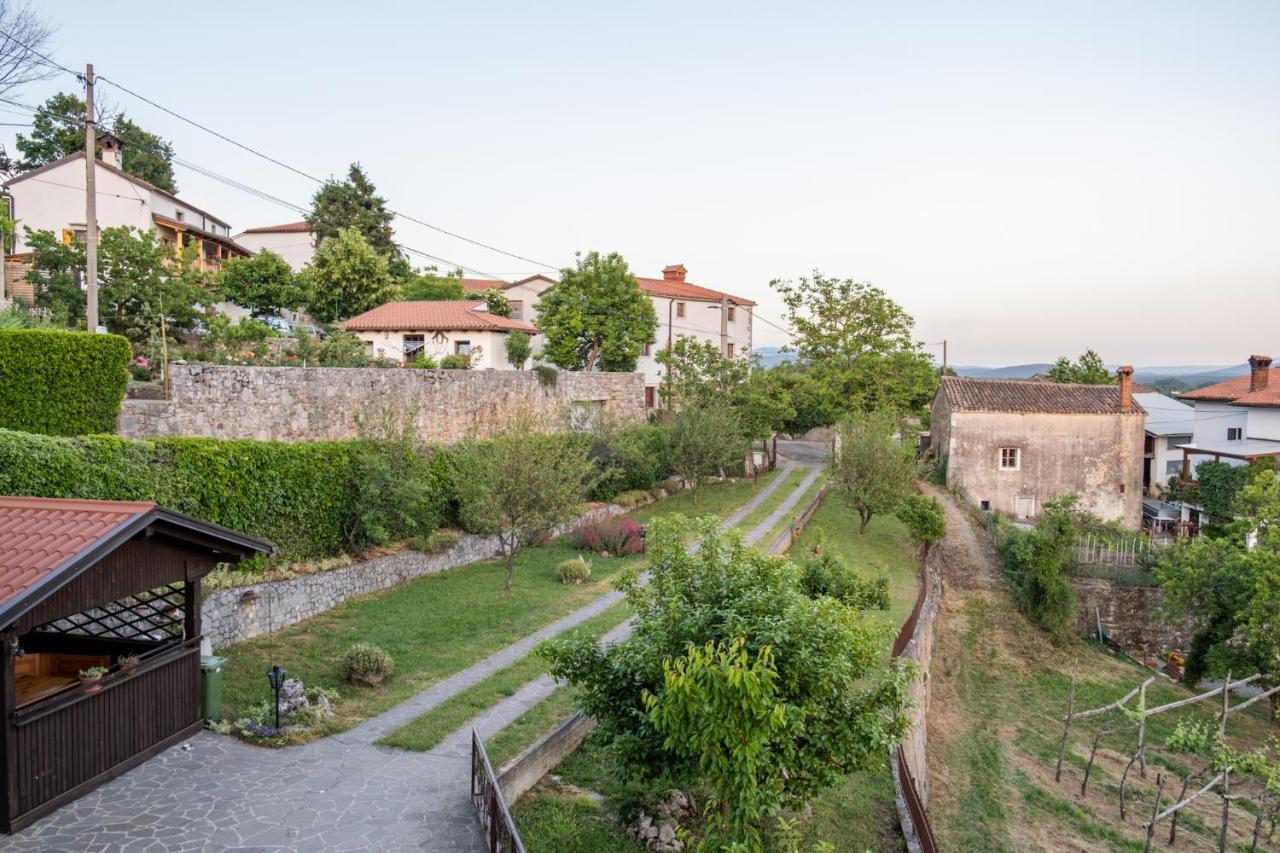 Apartma Oddih Dutovlje 외부 사진